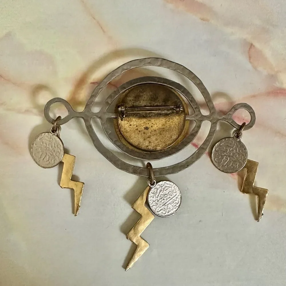 Fashion Bella Vintge gold/silver tone brooch
